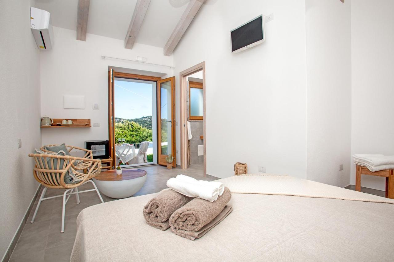 La Casa Di Memmi Suites & Rooms Санта Тереза Галура Екстериор снимка